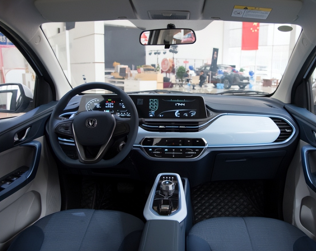 宏光mini奔奔e-star哪个好,年轻群体间的人气小车宏光miniev