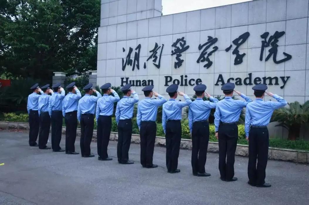 警察怎么区分行政编和事业编,事业编警察好还是教师好