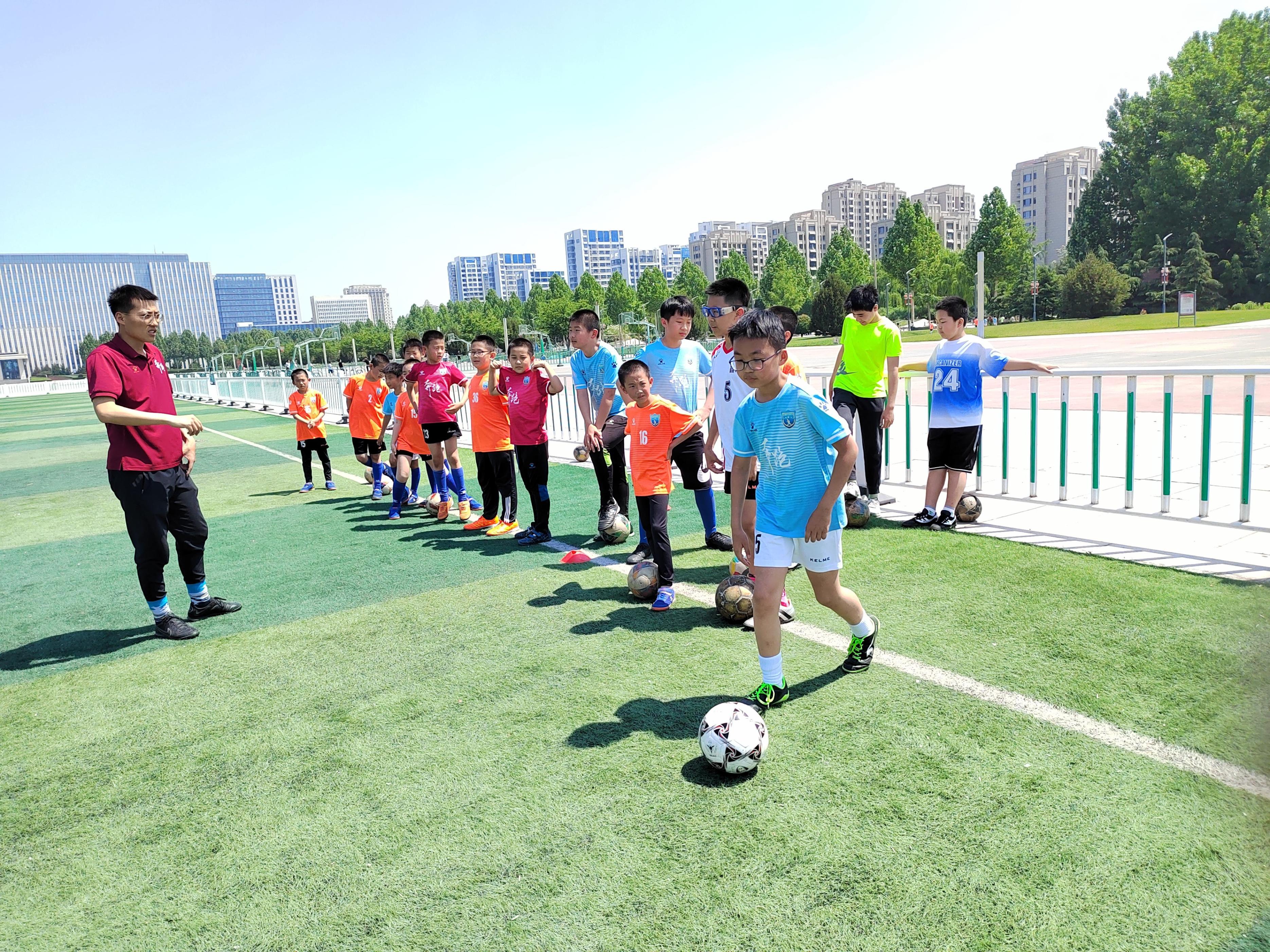 为足球梦想而努力,孙希坤