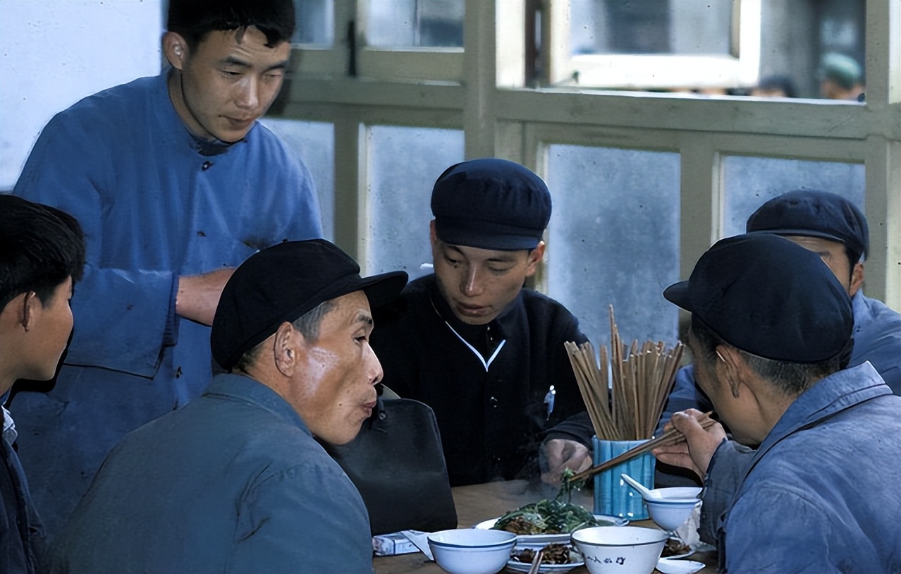 大叔靠回收牛粪一年净赚上千万,广西大叔一年赚多少钱