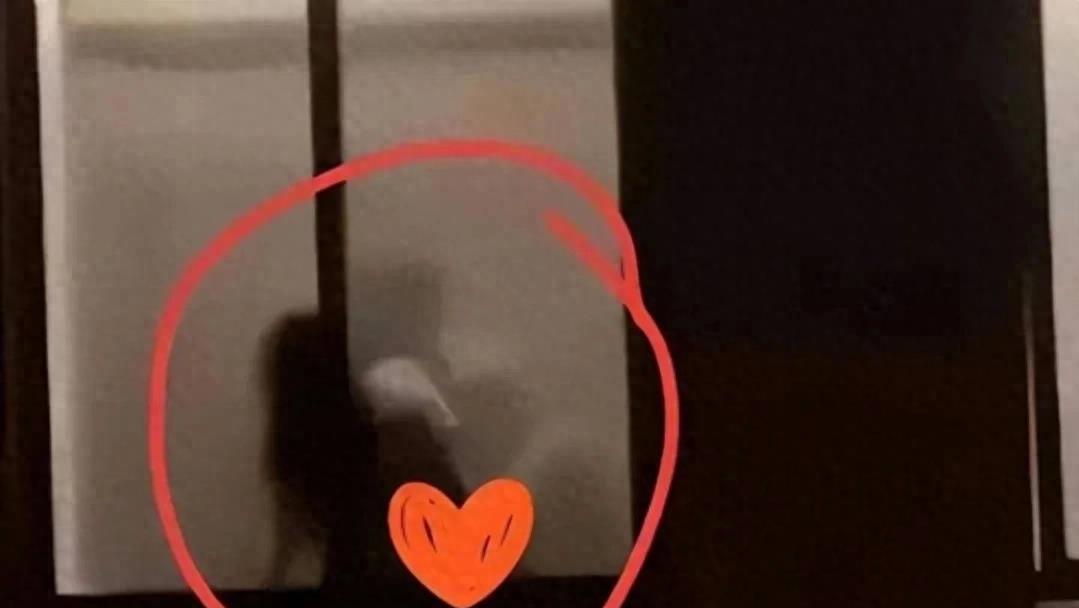 火爆全网！辽宁理工学院小树林不雅视频大揭秘！官方声明震惊！