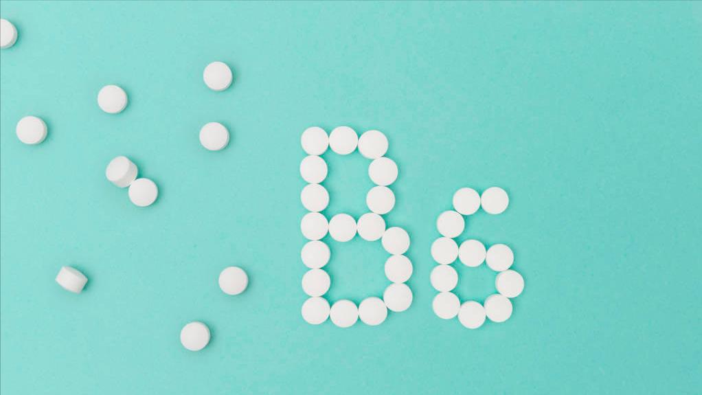 几块钱一瓶的维生素B6有助改善睡眠、预防脑梗，科学服用注意4点