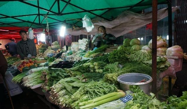 朋友女儿要结婚,朋友女儿结婚后告诉我还要送礼吗