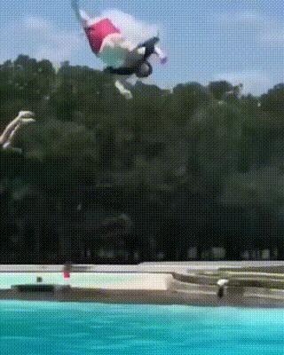 女朋友平胸我该怎么安慰,女朋友平胸该怎么安慰