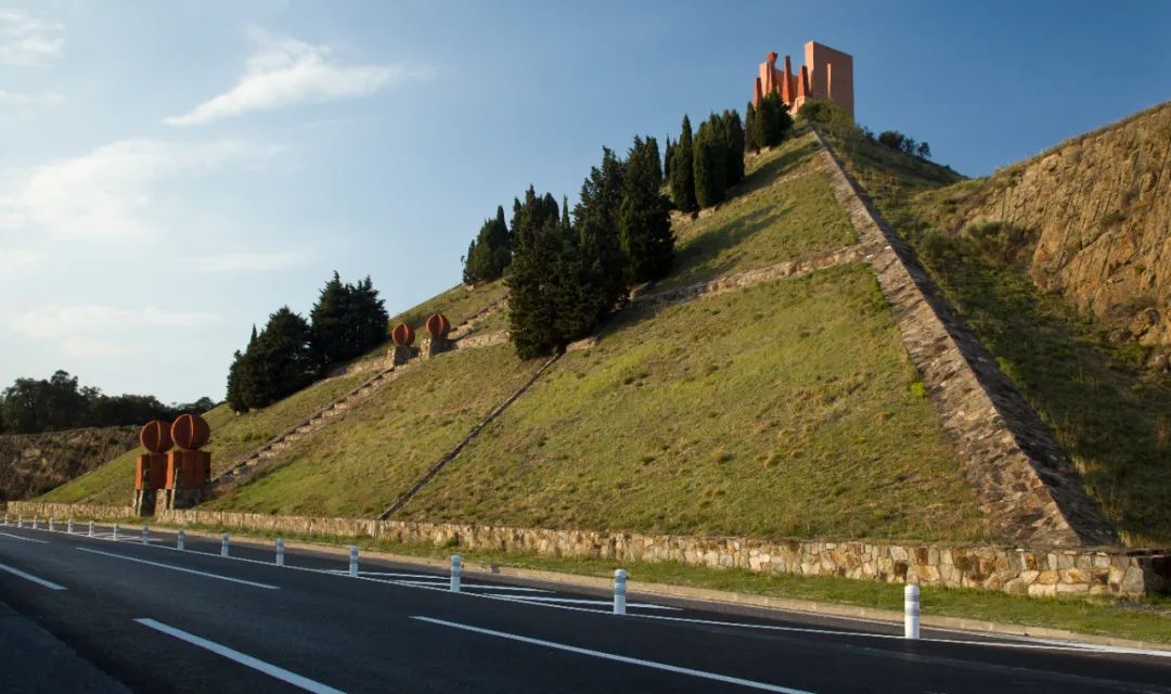 巨星陨落|西班牙著名建筑大师里卡多·波菲逝世