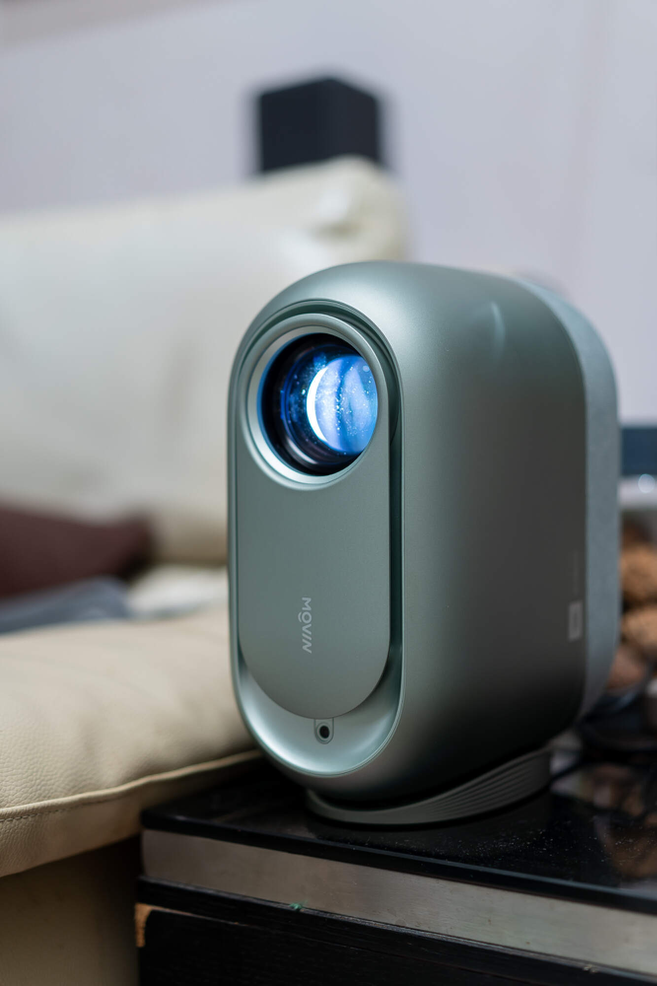 300元左右的投影仪是不是智商税,一千多块钱的投影仪靠谱吗