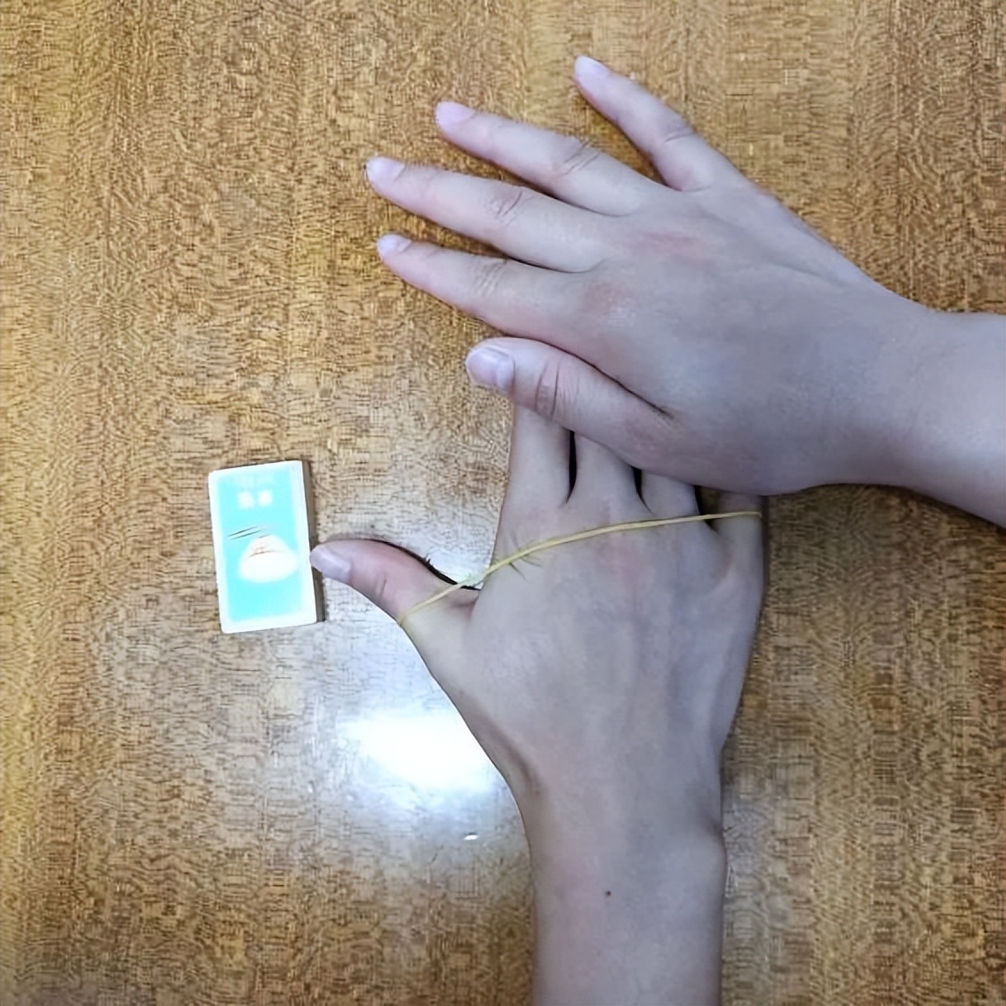 偏瘫手快速恢复的方法和动作,偏瘫手胳膊康复训练最佳方法