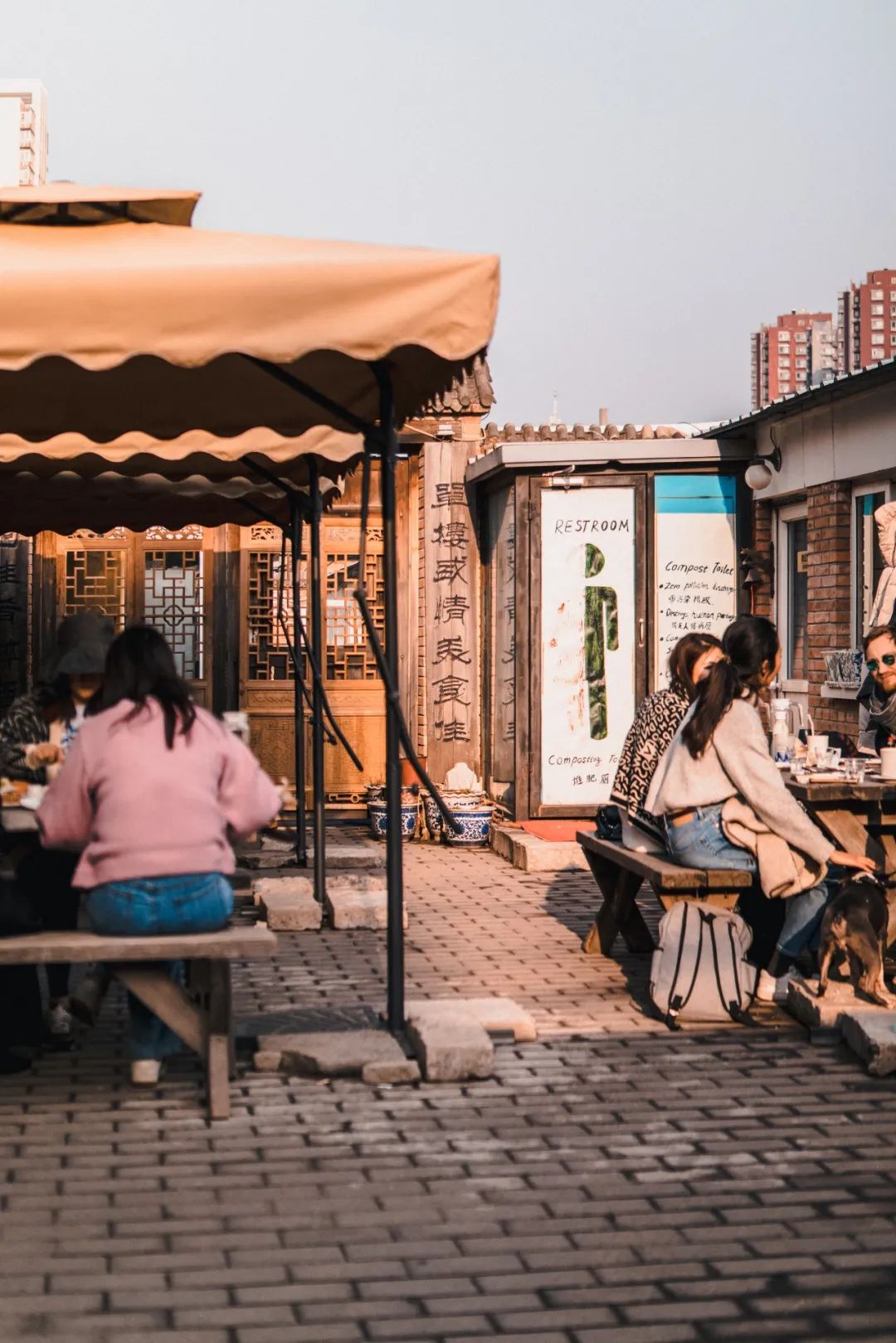 年轻人争相打卡的网红店,隐藏在菜市场中的网红店