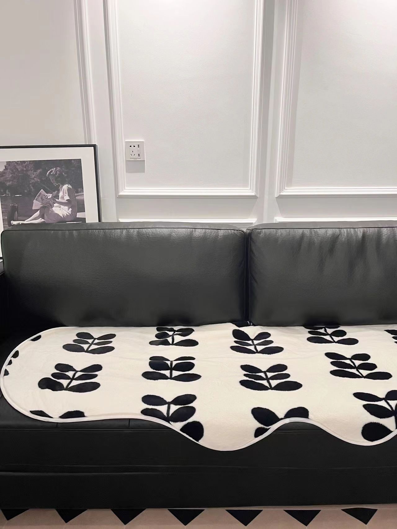 我妈说，皮沙发总算不冷冰冰啦