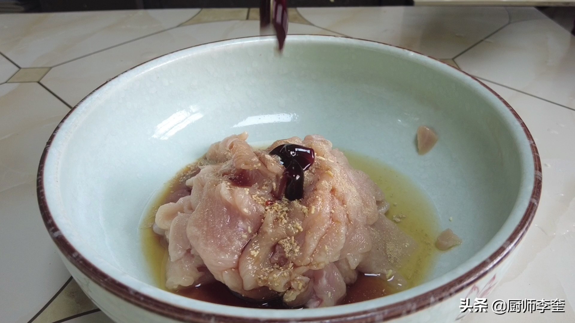 鸡胸肉手撕鸡简单做法又嫩又好吃,鸡胸肉最好吃的做法黄焖鸡