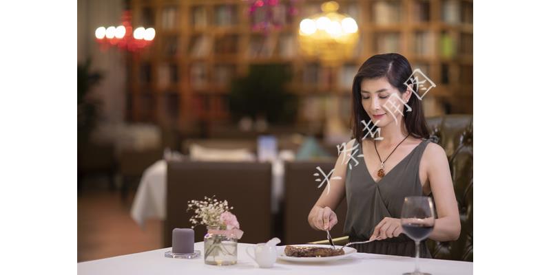 老同学父亲去世,老同学的父亲去世同学应该怎样说