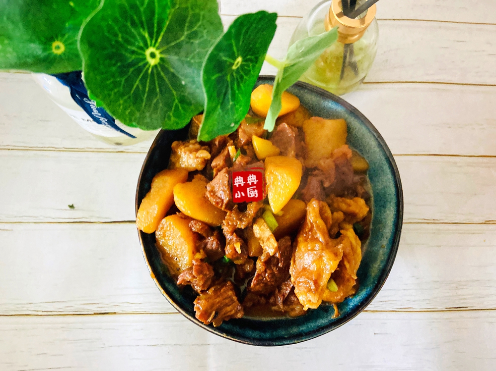 牛腩炖出来为何又柴又硬,烧牛腩什么时候放盐