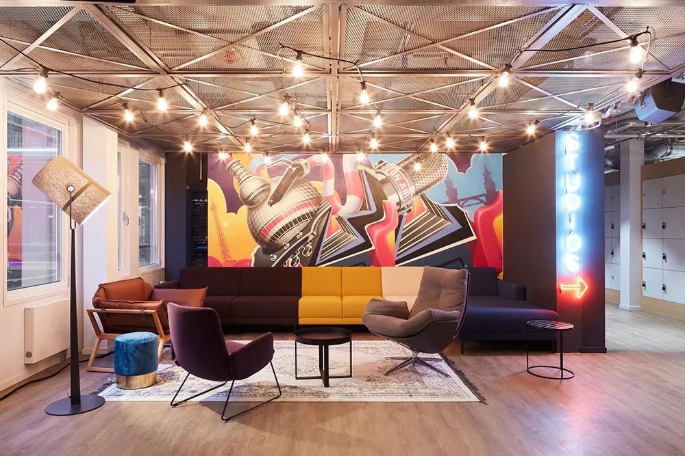 玫粉工业风Bazaart百色特特拉维夫办公设计欣赏