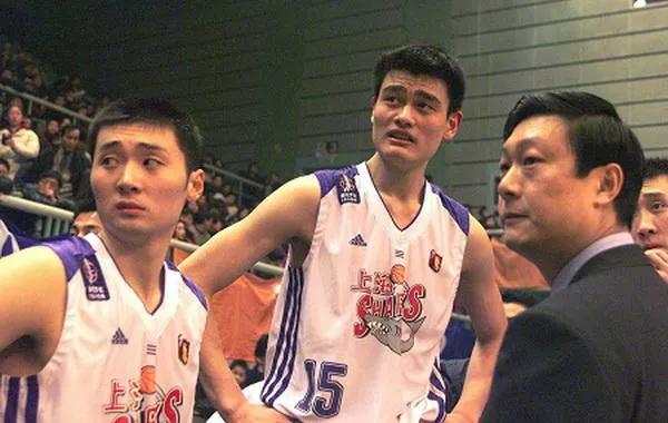 又是裁判不公，又是李春江无能，为什么上海球迷如此输不起