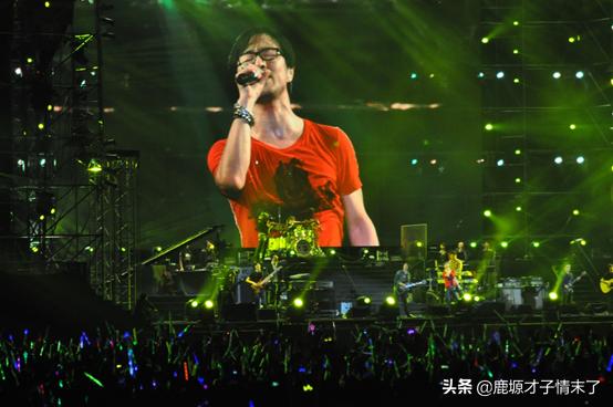 汪峰2013上海演唱会完整版,2013年汪峰演唱会深情告白章子怡