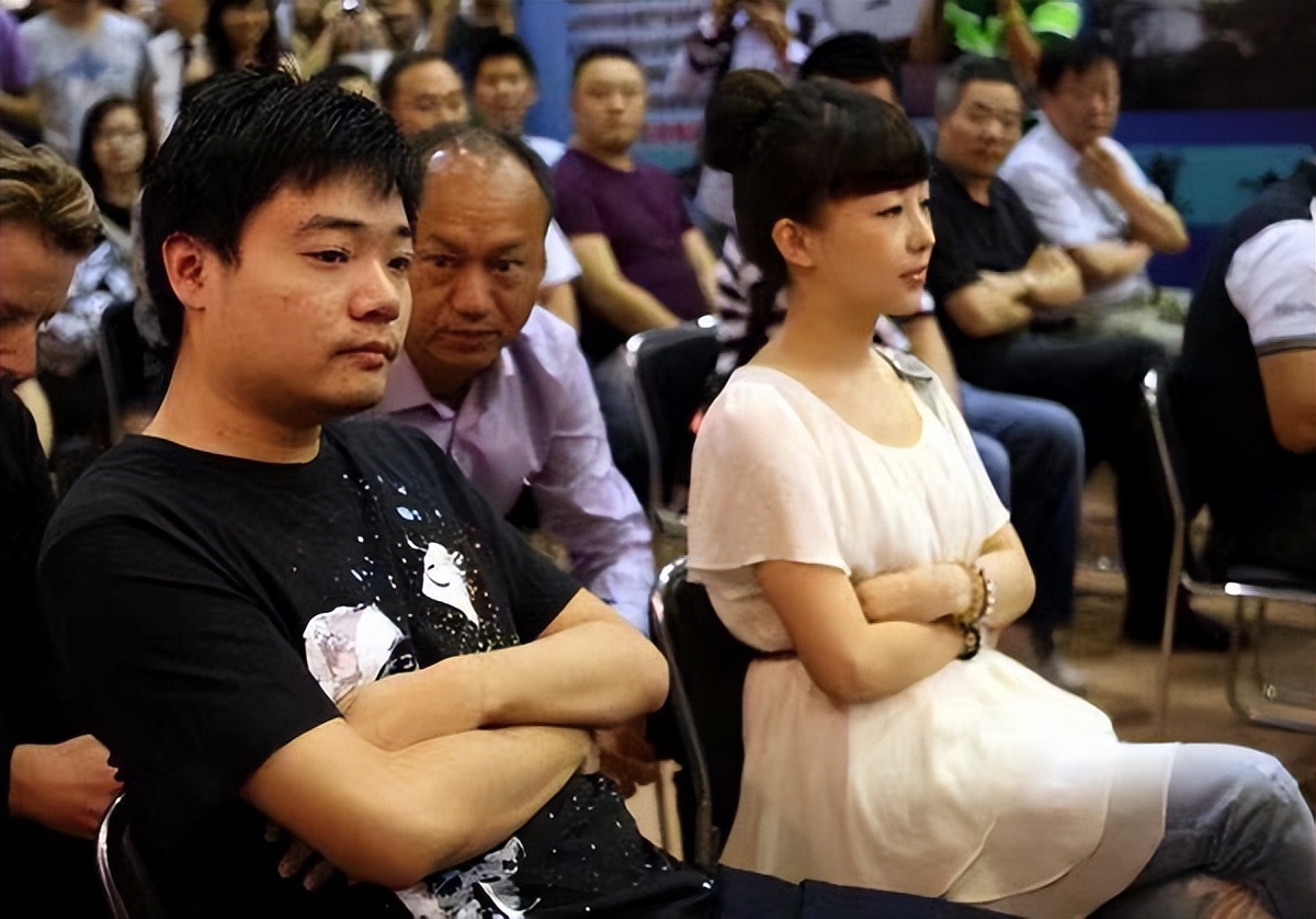 九球天后潘晓婷个人简历,38岁九球天后潘晓婷颜值惊艳全球