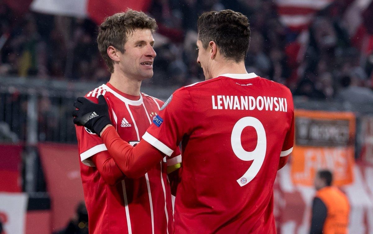 托马斯穆勒拜仁701场,莱万戴帽拜仁贝利穆勒