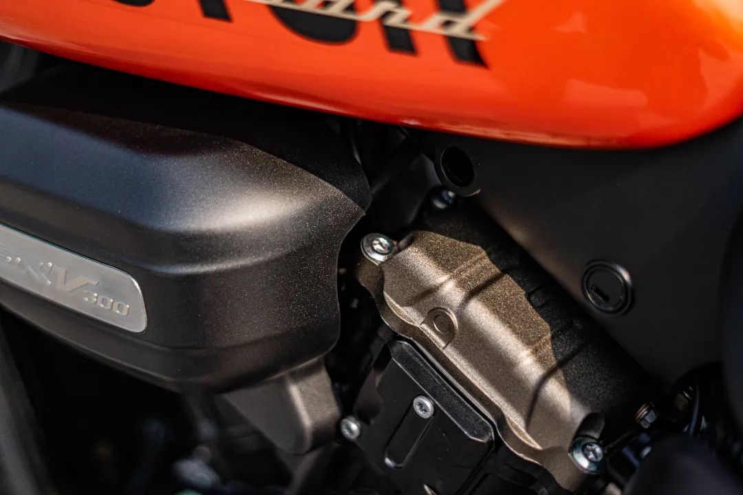 qj新闪300s测评,qjmotor300s测评