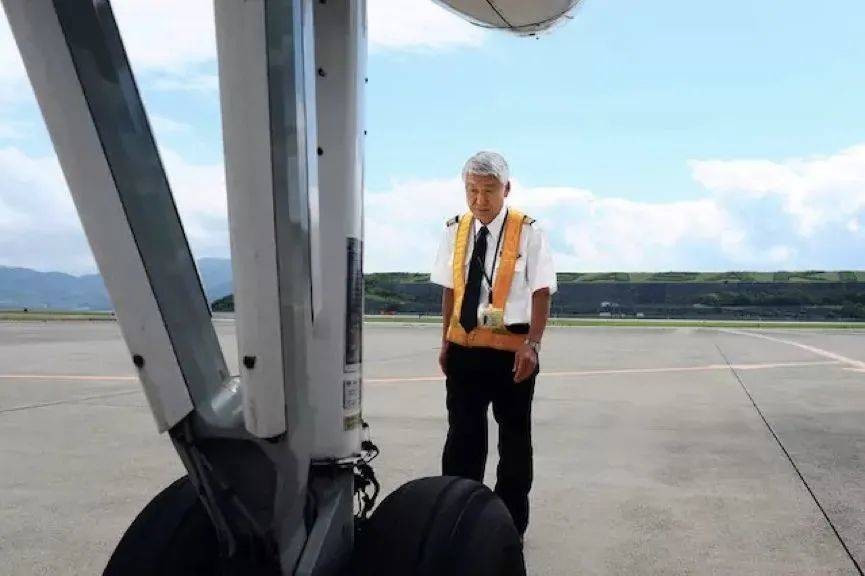 做工、考证、创业、抢占色情业，日本老人的今天是我们的明天？