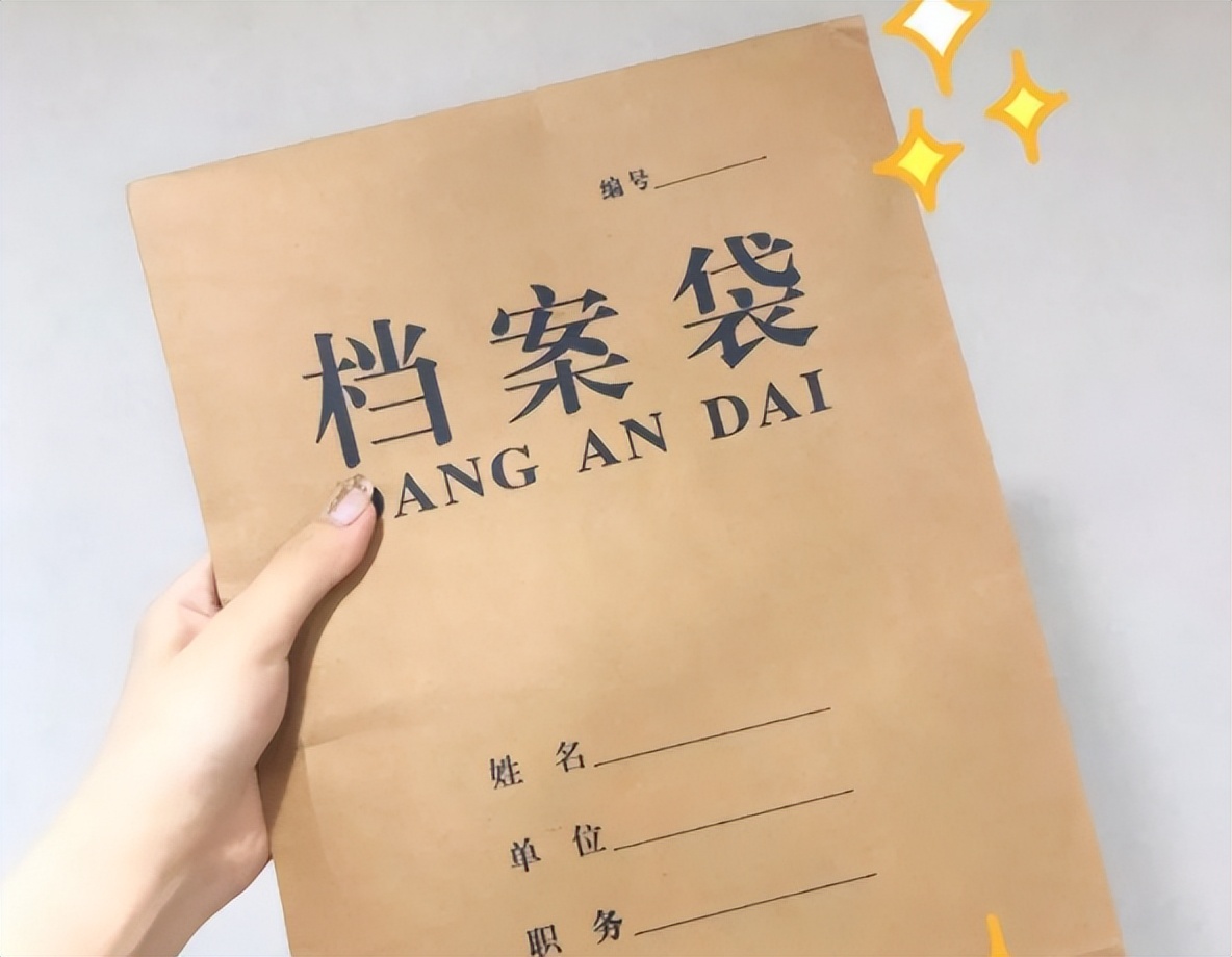 大一新生开学带什么?被子、枕头还要不要自己带?听听过来人咋说