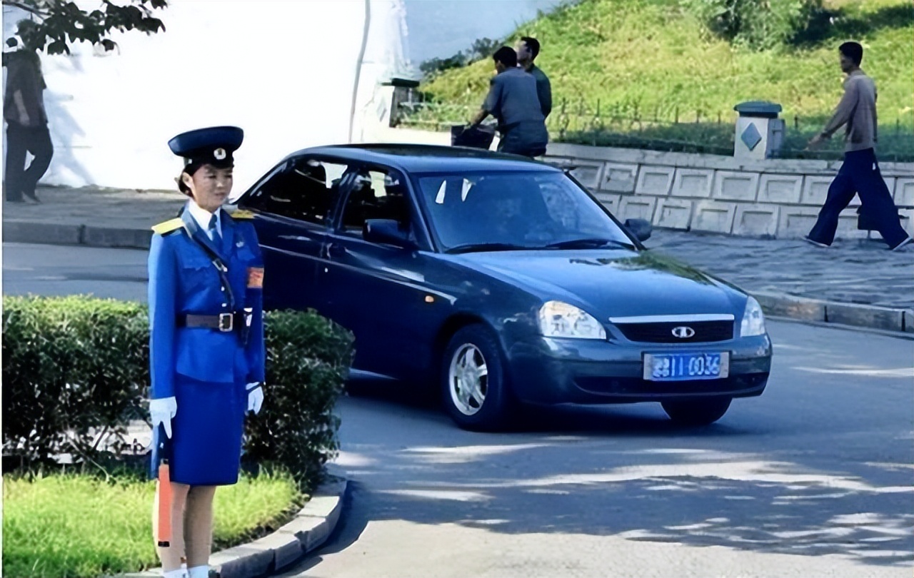 中国“买菜车”，来到朝鲜后摇身一变成豪车，满大街“豪横”味道