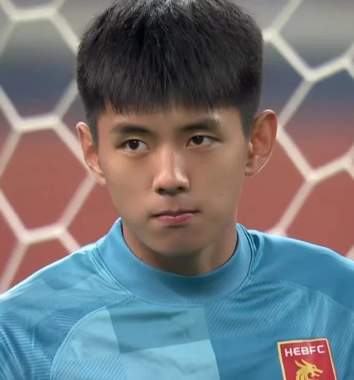 撞脸李现！河北犬系00后足球小将引关注~
