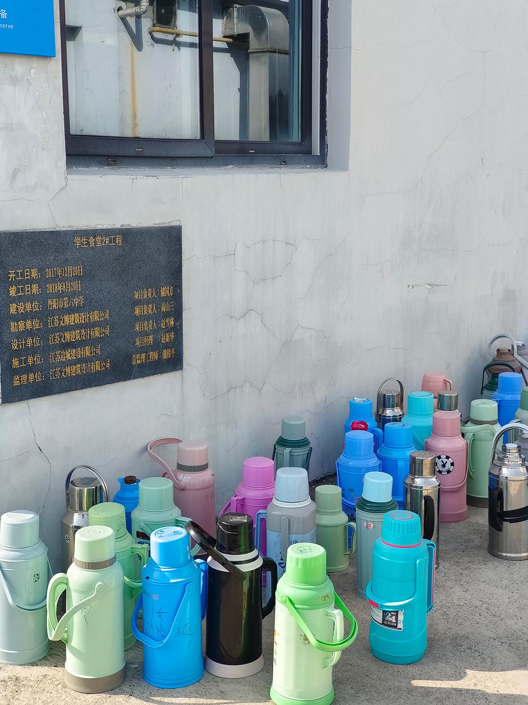 校友再回学校,丹阳六中校友