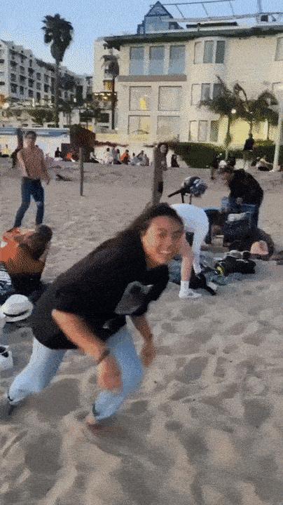 女朋友说她不能穿比较紧的衣服，我瞬间就懂了，效果原来是这样的