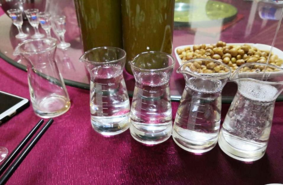 白酒保质期18个月过期了还能喝吗,过期的白酒能扔吗