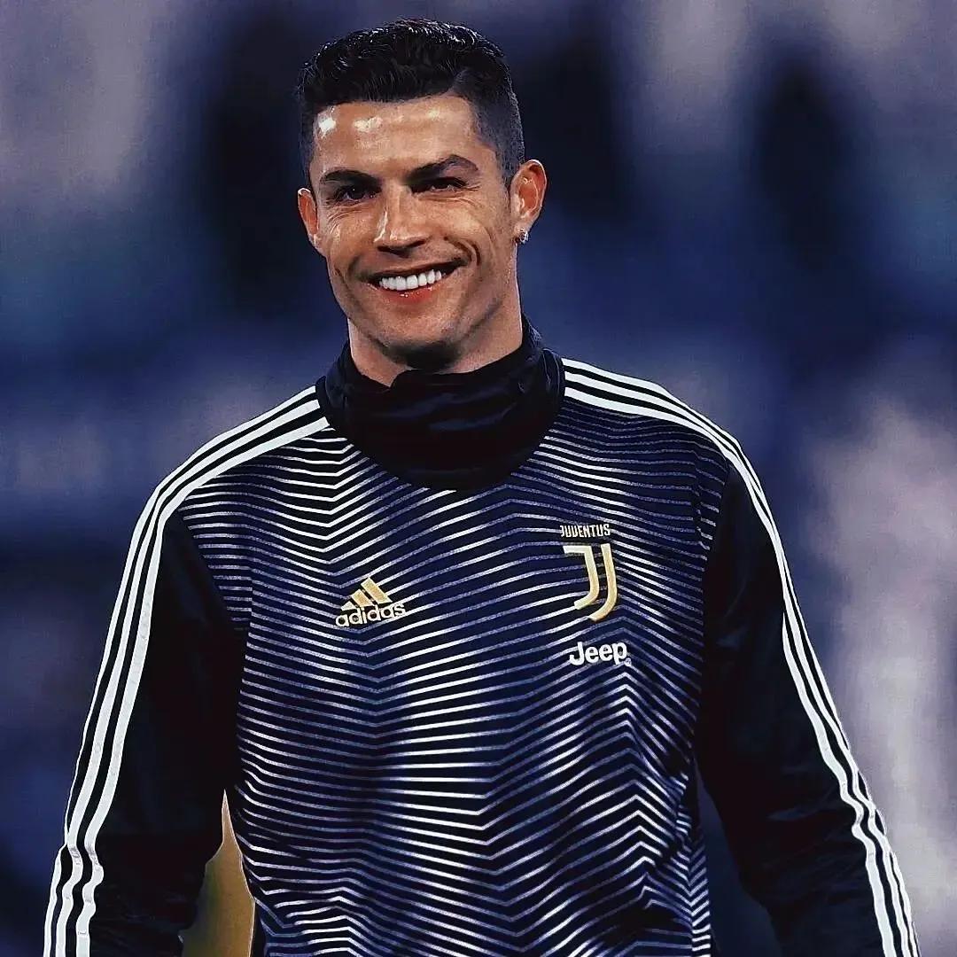 足球无法被超越的头像,足球头像射门