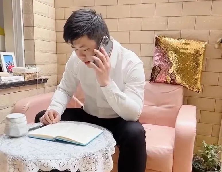 同心抗疫筑牢防线 (同心抗疫守住防线)