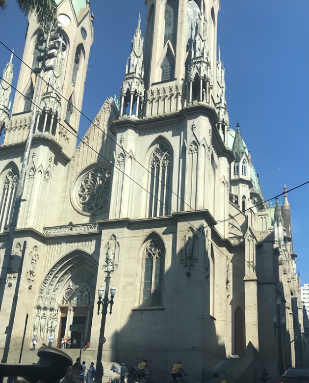 圣保罗大教堂有什么特点,圣保罗的历史简介