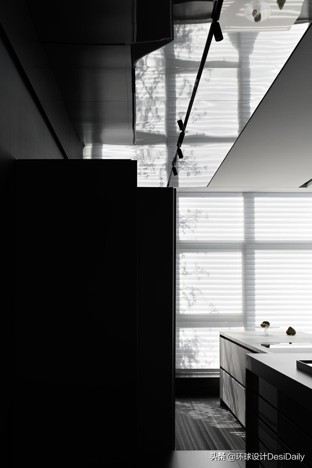 鍙ゆ湪瀛愭湀,鍙ゆ湪瀛愭湀浣滃搧