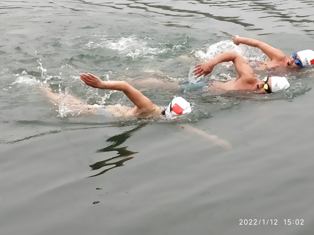 湘西欢乐冬泳人——向怀化水上部落“碉堡村”致敬