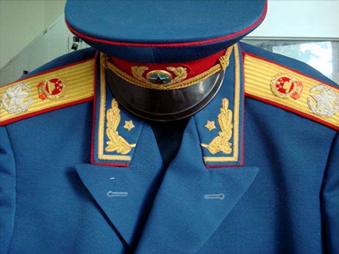 彭德怀问毛主席：你一天军校没上过，为何能把敌人打得落花流水？