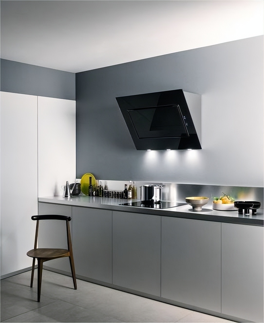 我花了上万块买了台油烟机，设计师看到直摇头，油烟机千万别买贵