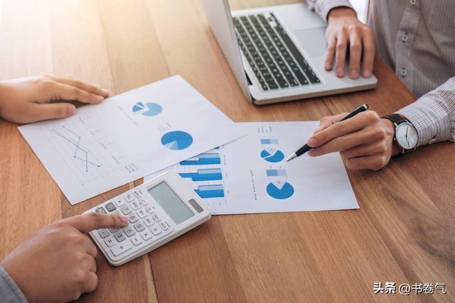 如何拿捏自卑且自信的男人,如何当一个易脱单的男人