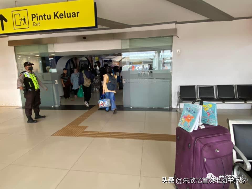 印尼进口中国火车车厢,印尼火车与高铁不一样