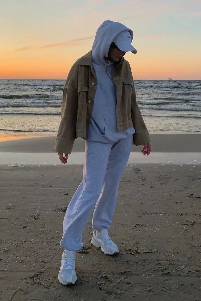 牛仔外套适合春天穿吗,春天必备牛仔外套