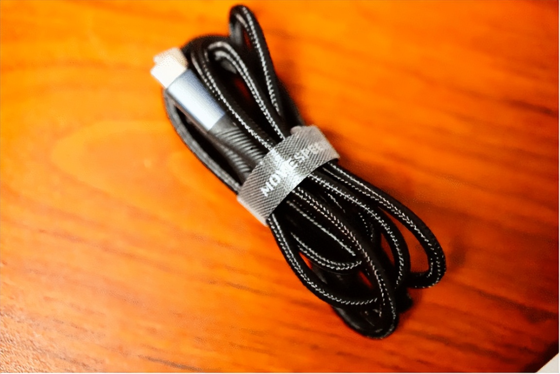 户外笔记本电脑充电的充电宝,大容量可充笔记本移动电源