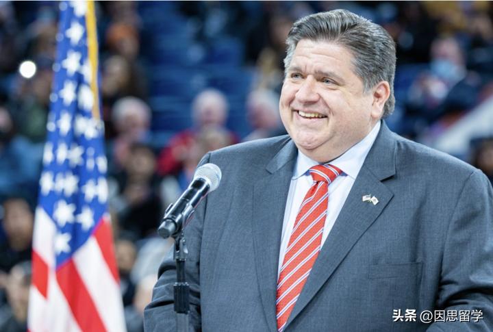 美国大学毕业典礼所有人都上台吗,美国知名大学毕业典礼