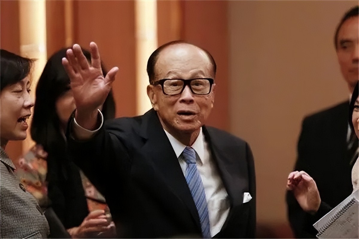 香港富豪三个儿子,香港富豪的三个儿子