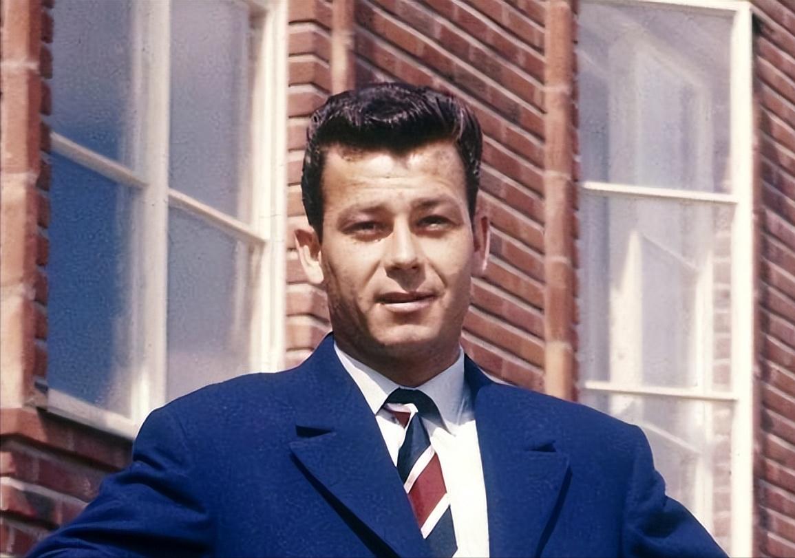 九五至尊高能场面莱万回放,足球十大难破的纪录莱万9分钟5球