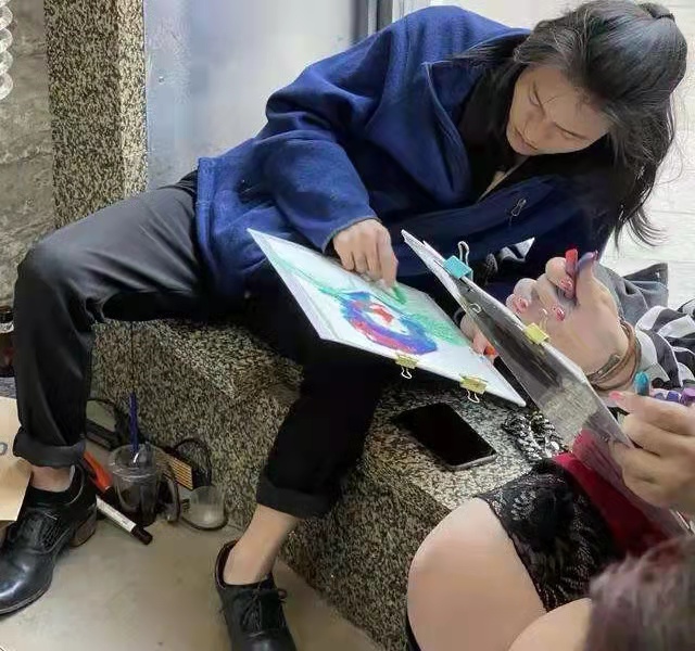 “玩不起房和车，只能玩头发”：曾经的“杀马特少年”去哪儿了？