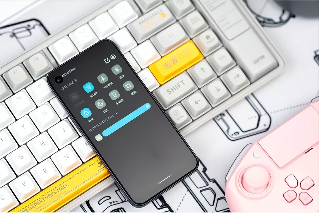 孩子爱玩手机怎么办？源头解决，防沉迷手机Qin3ultra评测分享