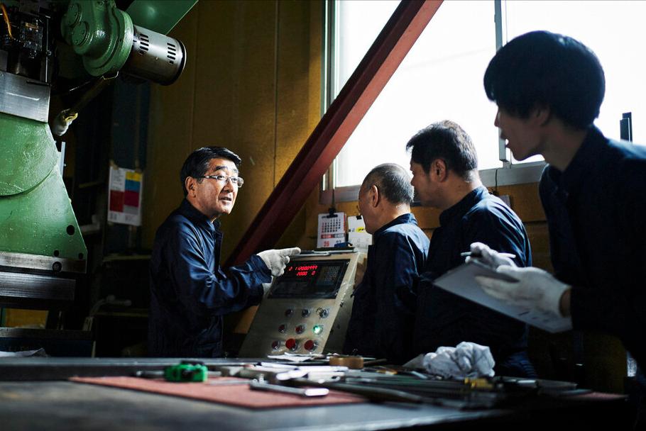 楂樼鏈哄簥鏈夊鍘夊,鏃ユ湰鏈哄簥骞存敹鍏ュ灏戜嚎