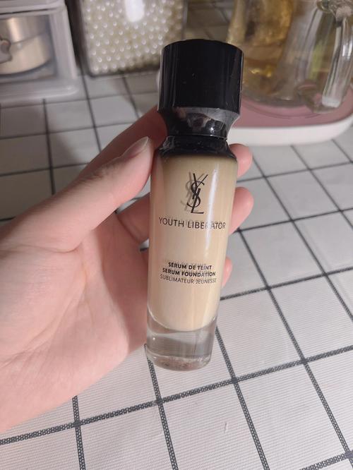 适合秋冬的粉底液持久不脱妆推荐,不容易脱妆滋润的混油皮粉底液