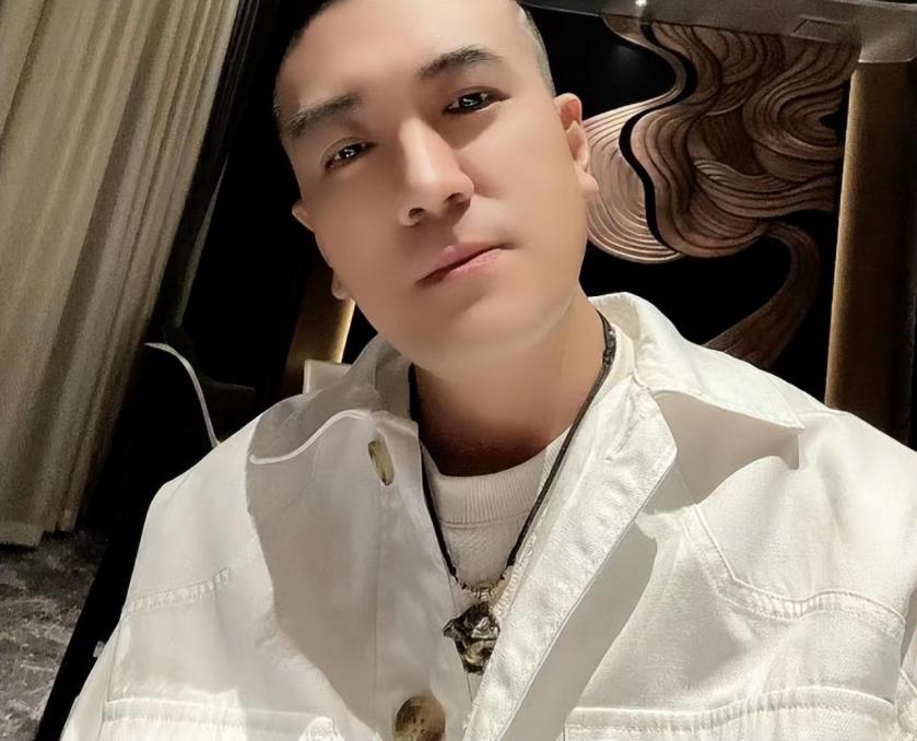 汪小菲新冠上热搜了吗,汪小菲新冠热评