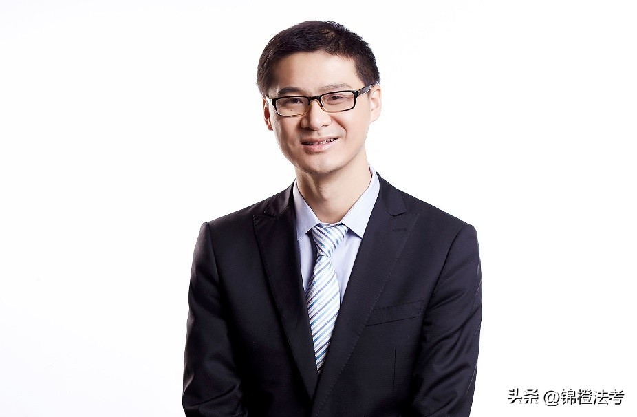 罗翔与柏浪涛哪个更适合法考小白,法考讲刑法刘凤科和罗翔哪个好