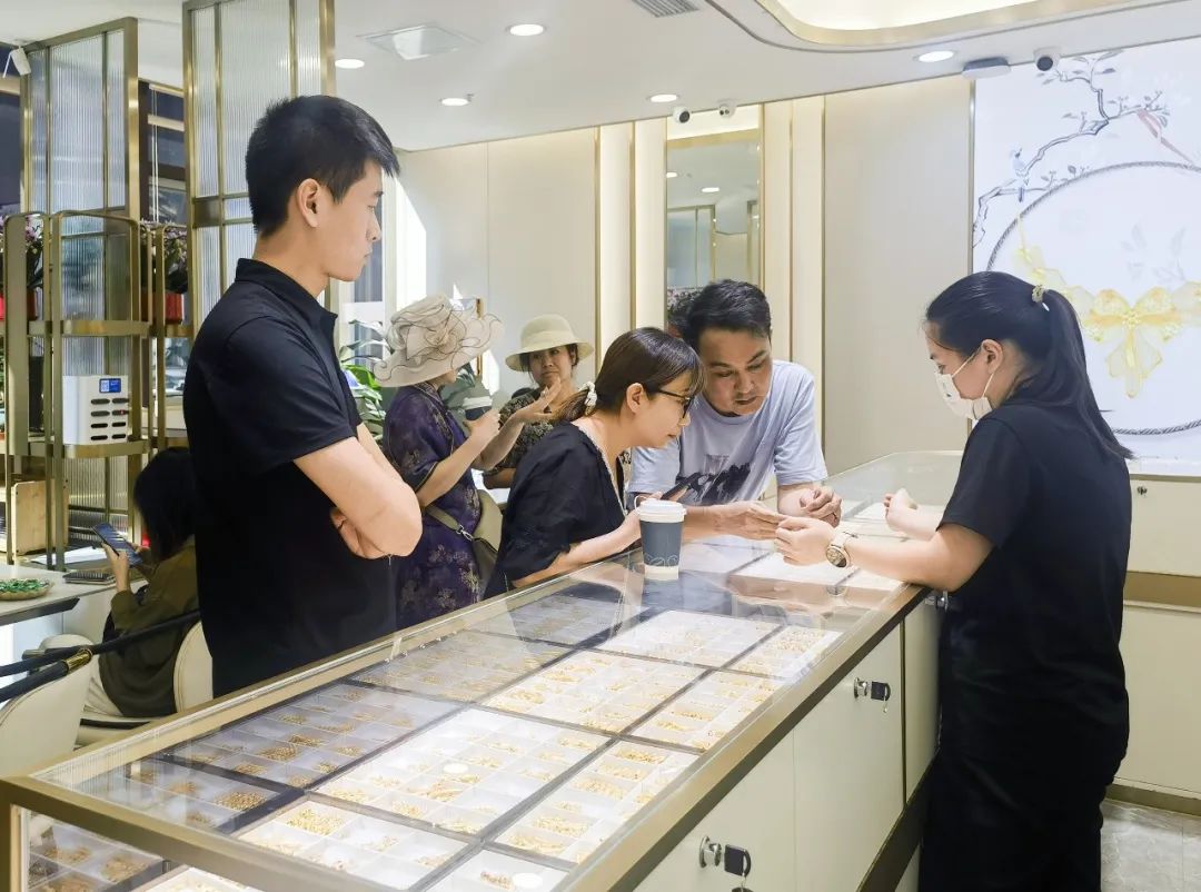 #黄金消费持续火爆#,黄金消费未来的趋势